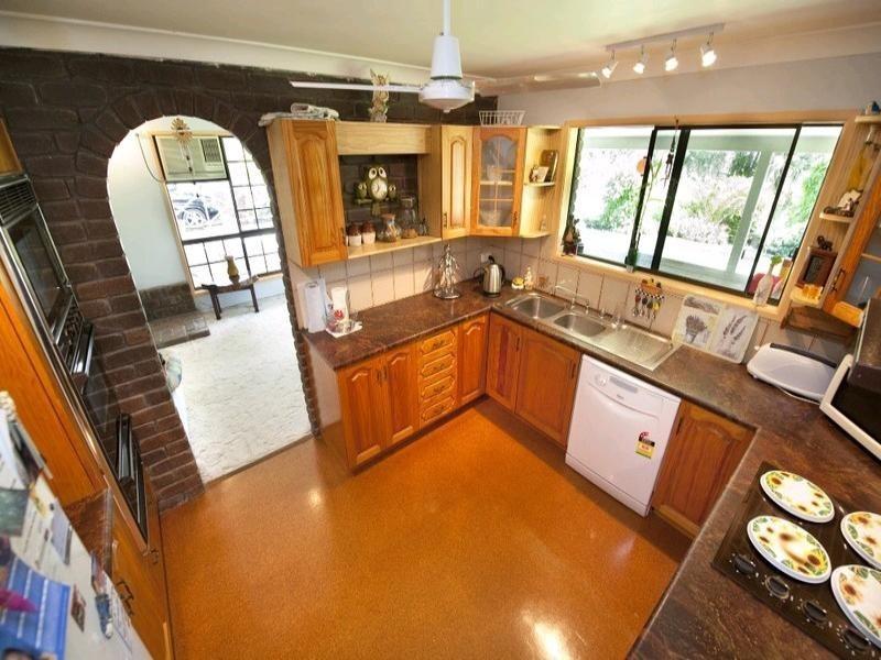 1073 Belmont Road, Glendale QLD 4711
