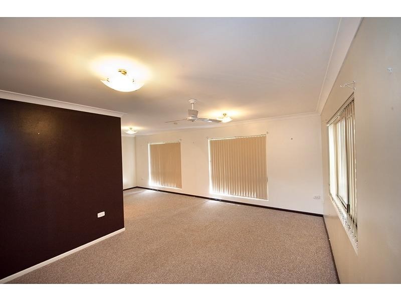 4 Moss Court, Frenchville QLD 4701