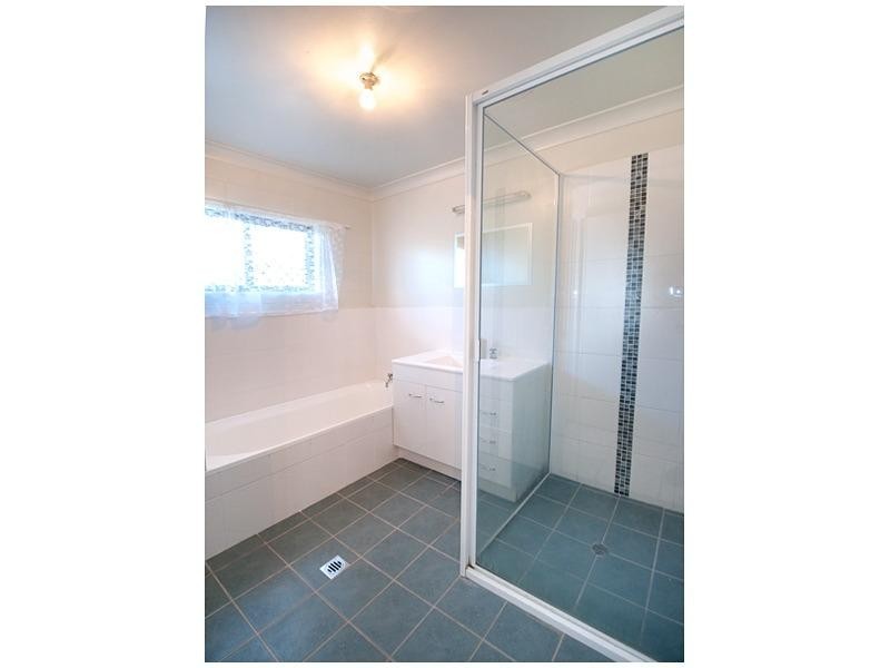 4 Moss Court, Frenchville QLD 4701