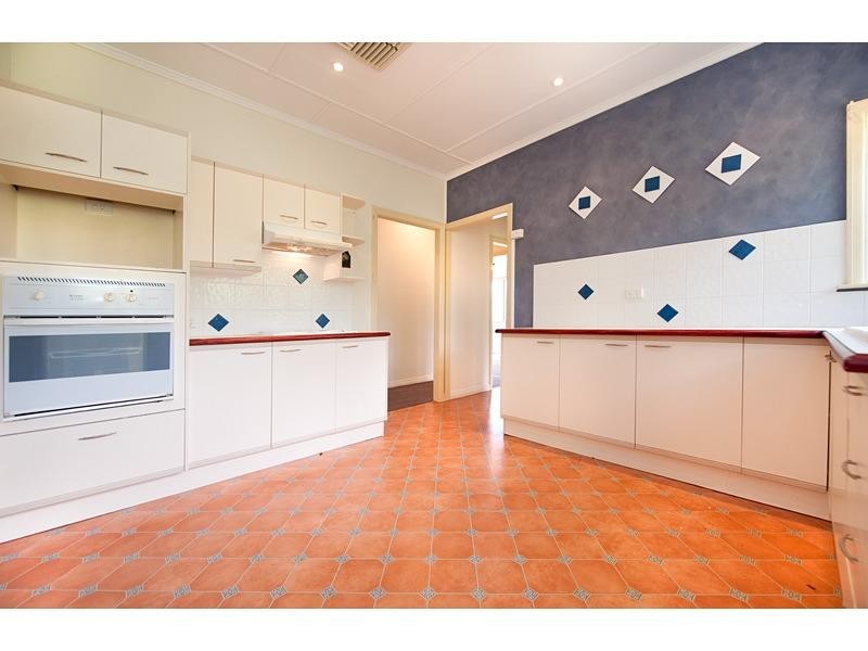 169 Caroline Street, The Range QLD 4700