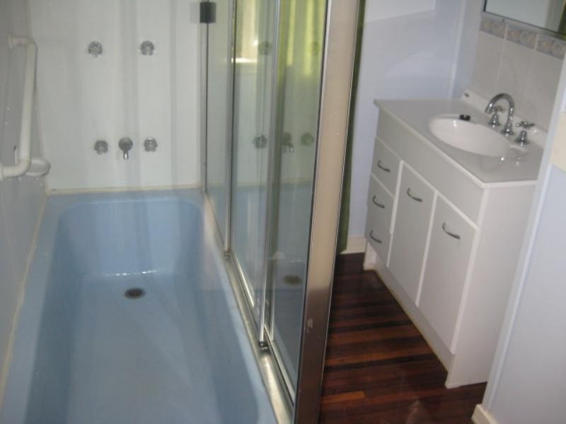 2 Martin Street, Park Avenue QLD 4701