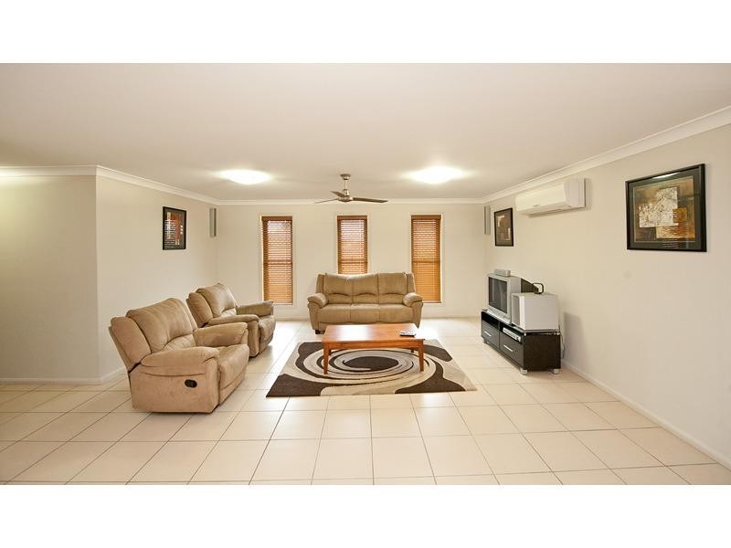 13 John Oxley Drive, Gracemere QLD 4702