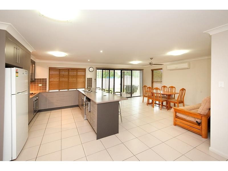13 John Oxley Drive, Gracemere QLD 4702