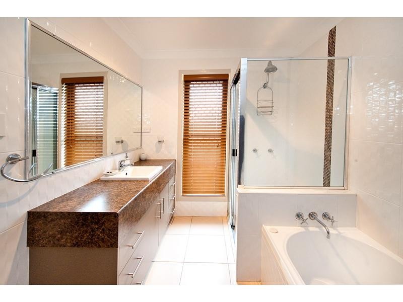 13 John Oxley Drive, Gracemere QLD 4702