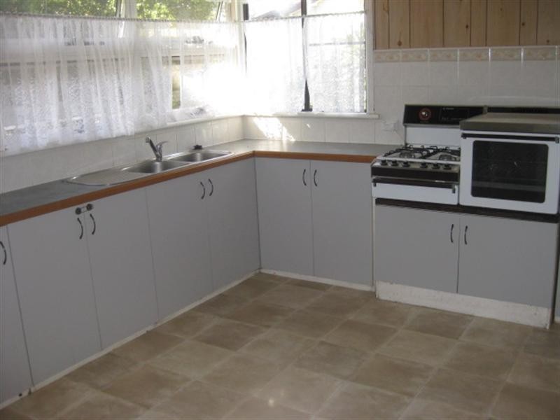 13 Card Street, Berserker QLD 4701