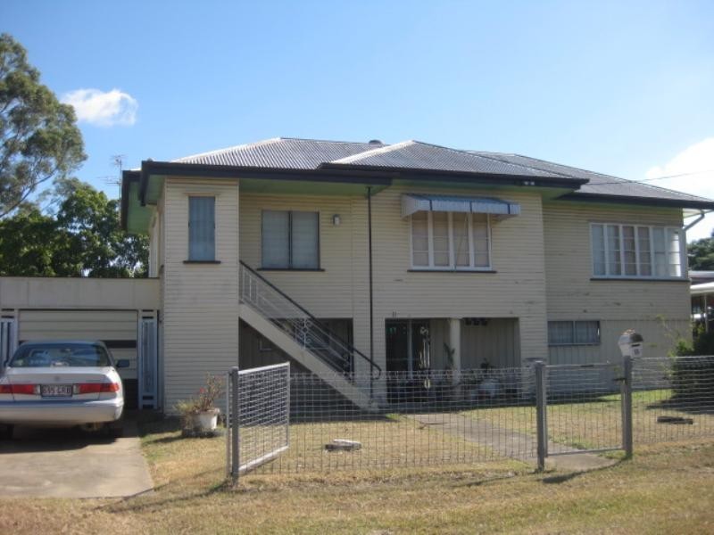 11 Thackeray Street, Park Avenue QLD 4701