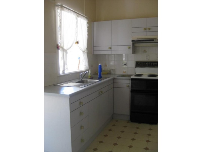 11 Thackeray Street, Park Avenue QLD 4701