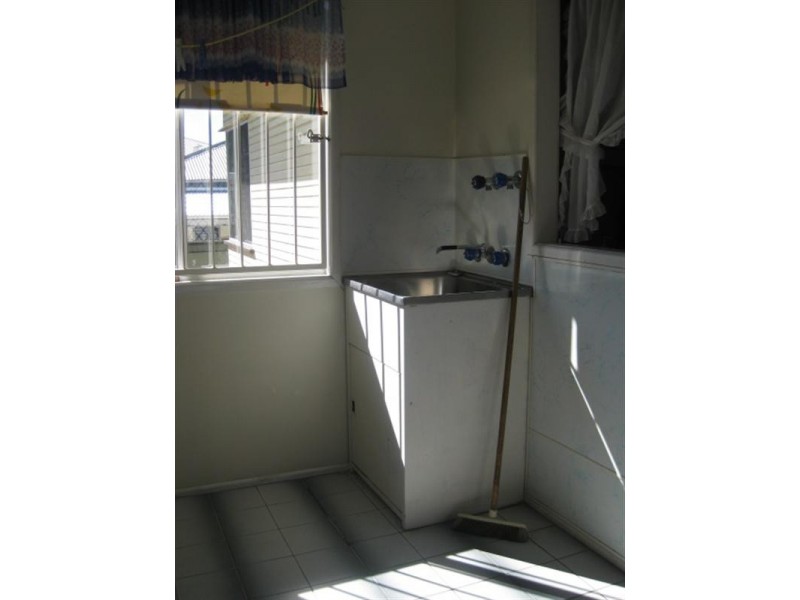 11 Thackeray Street, Park Avenue QLD 4701