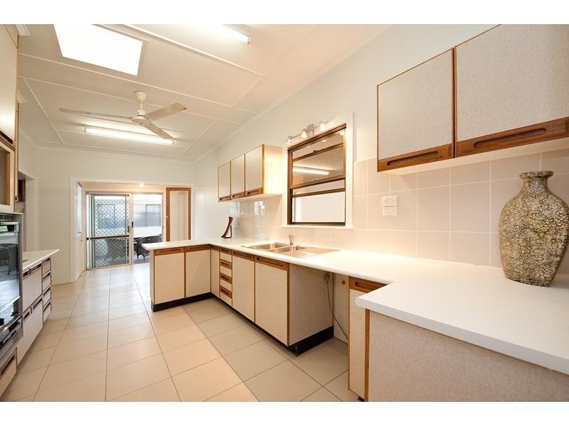 15 Charlotte Street, Wandal QLD 4700