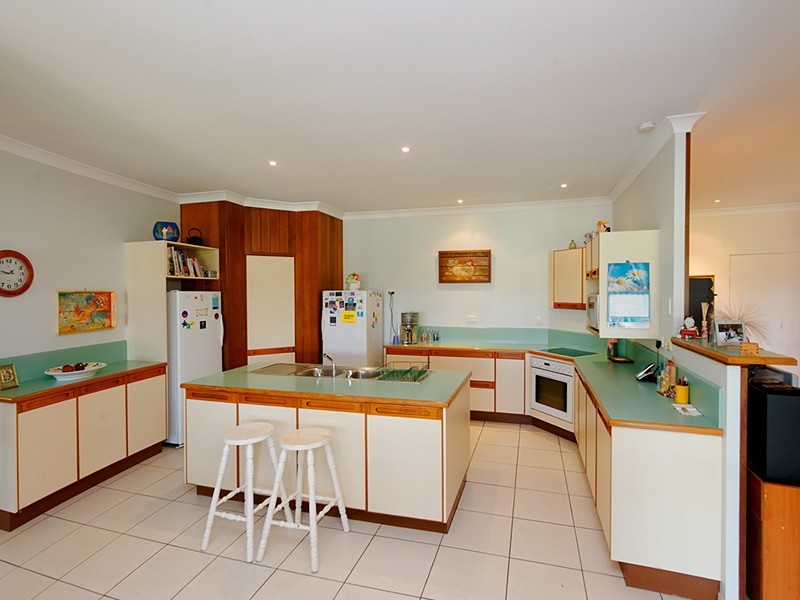 16 Green Avenue, Glenlee QLD 4711