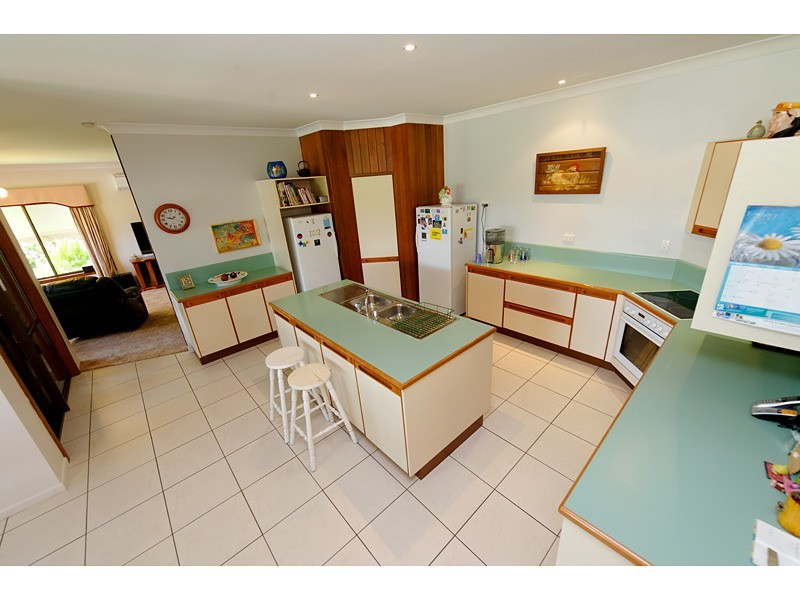 16 Green Avenue, Glenlee QLD 4711