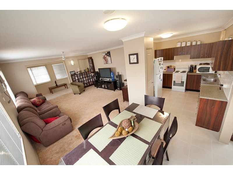 19 Symons Street, Park Avenue QLD 4701