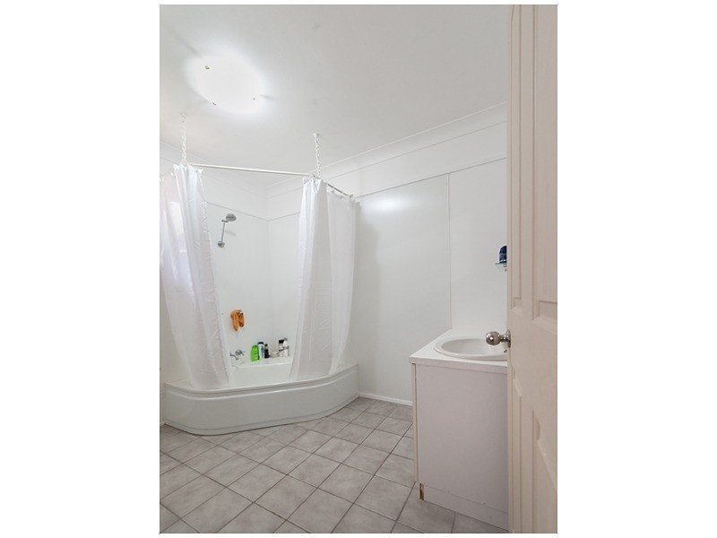 19 Symons Street, Park Avenue QLD 4701