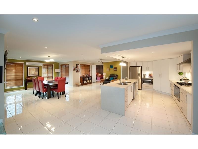 10 Bellbird Drive, Parkhurst QLD 4702