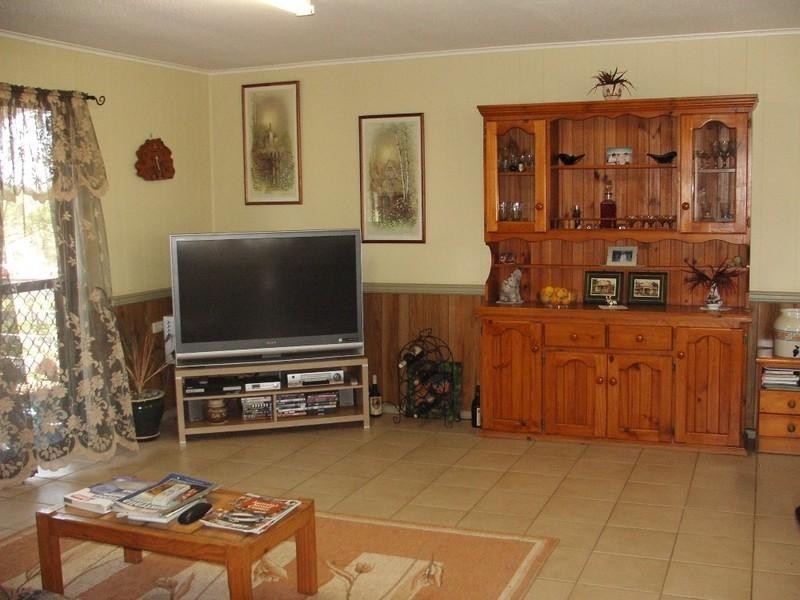 65946 Bruce Highway, Canoona QLD 4702