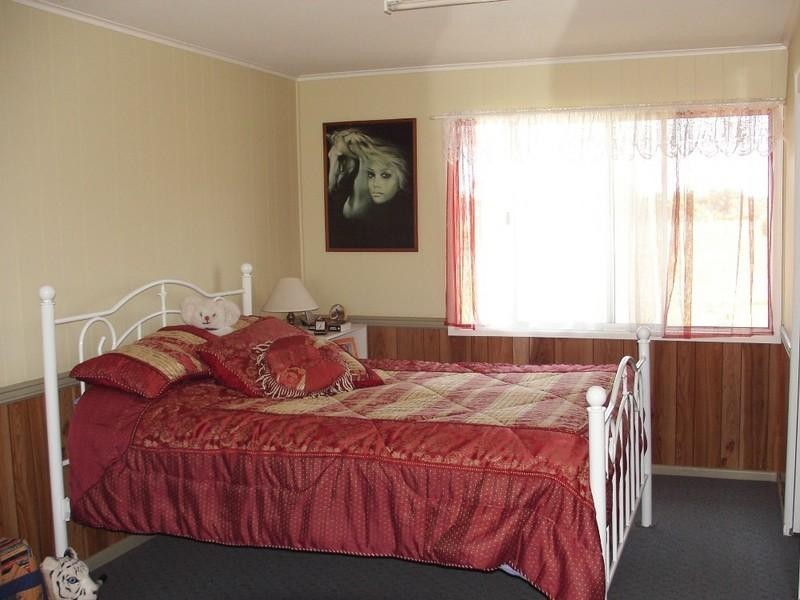 65946 Bruce Highway, Canoona QLD 4702