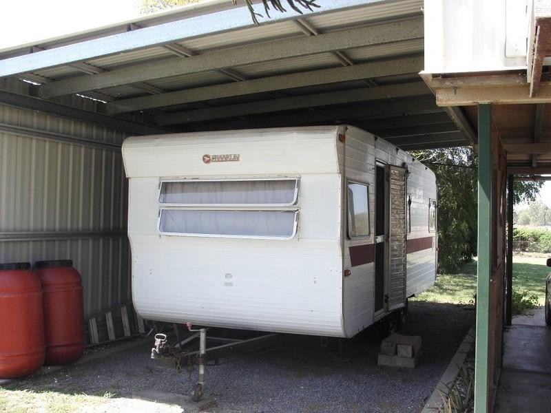 65946 Bruce Highway, Canoona QLD 4702