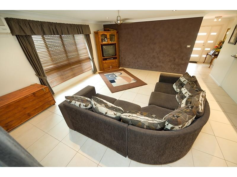 17 Goldfinch Drive, Parkhurst QLD 4702