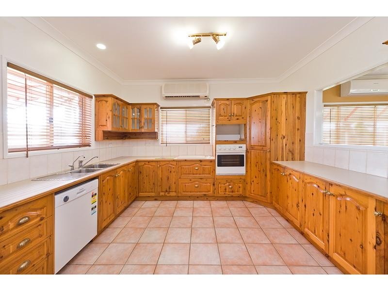 94 Fons Drive, Glendale QLD 4711