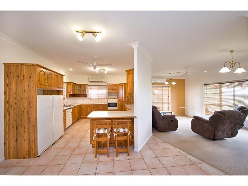 94 Fons Drive, Glendale QLD 4711