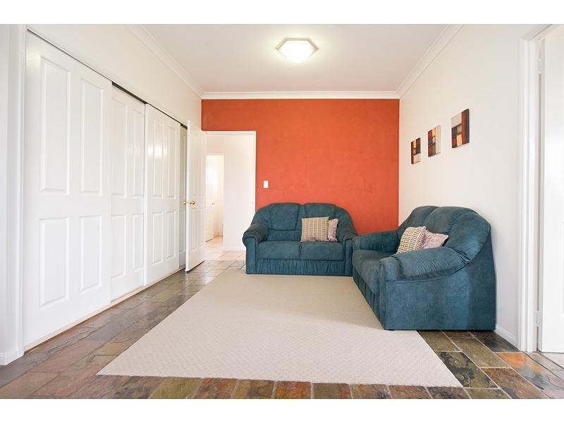 94 Fons Drive, Glendale QLD 4711