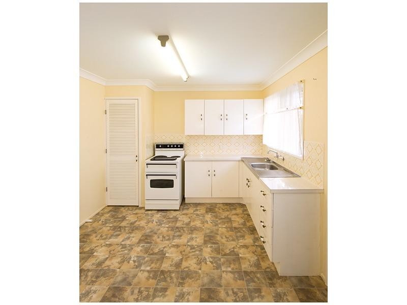 16 Webber Avenue, Kawana QLD 4701