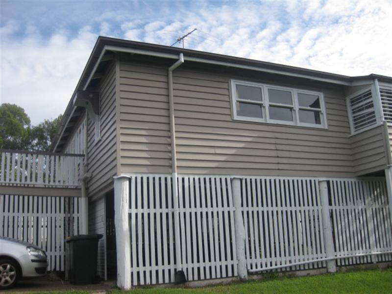 8 Dobbs Street, The Range QLD 4700