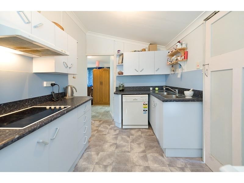 96 Stamford Street, Berserker QLD 4701