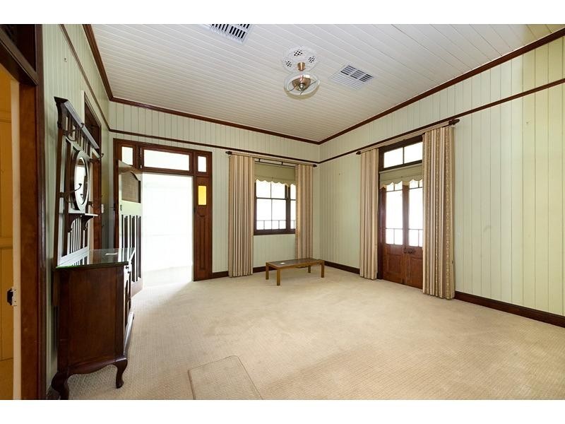 23 Brecknell Street, The Range QLD 4700