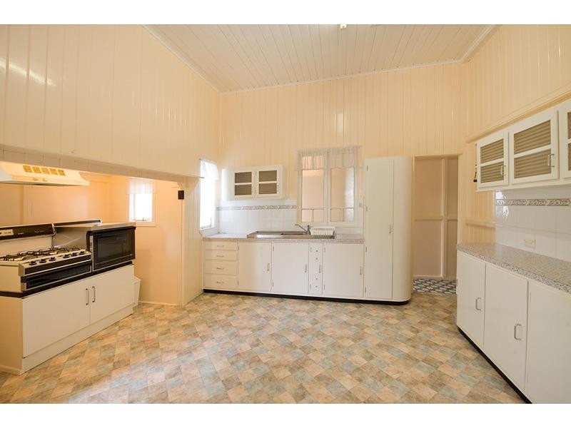 23 Brecknell Street, The Range QLD 4700