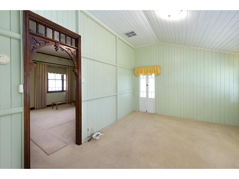 23 Brecknell Street, The Range QLD 4700