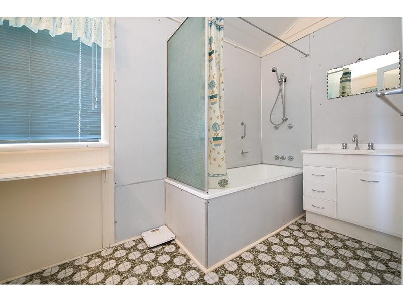 23 Brecknell Street, The Range QLD 4700