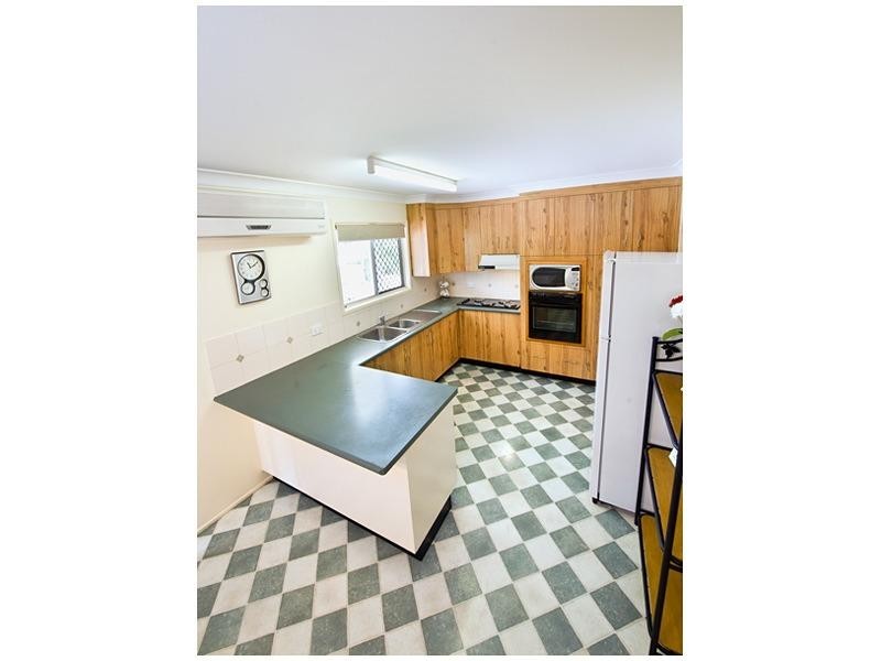 31 Westmoreland Street, Kawana QLD 4701