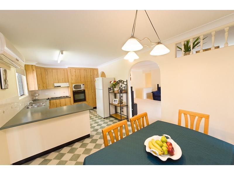 31 Westmoreland Street, Kawana QLD 4701