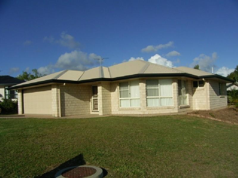 2 Hibiscus Court, Kawana QLD 4701