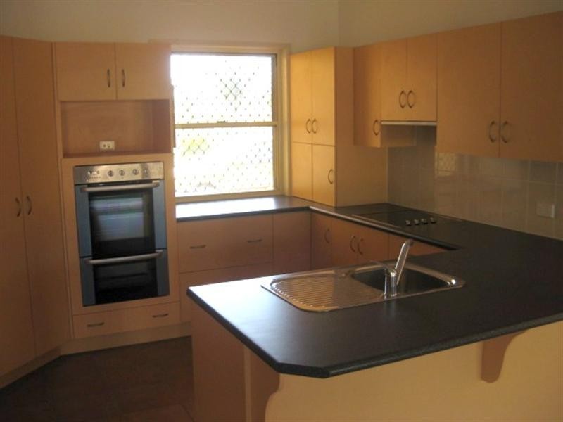 8 Mark Acton Close, Rockyview QLD 4701