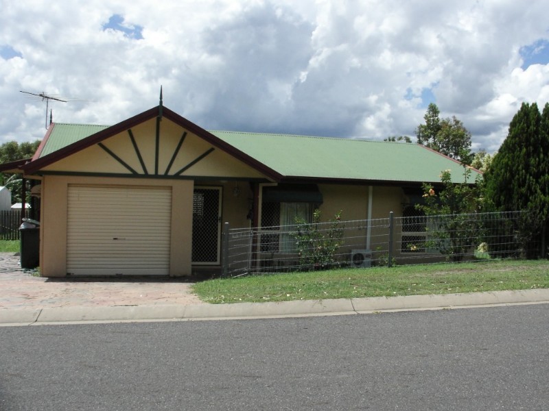 1 Casuarina Court, Kawana QLD 4701