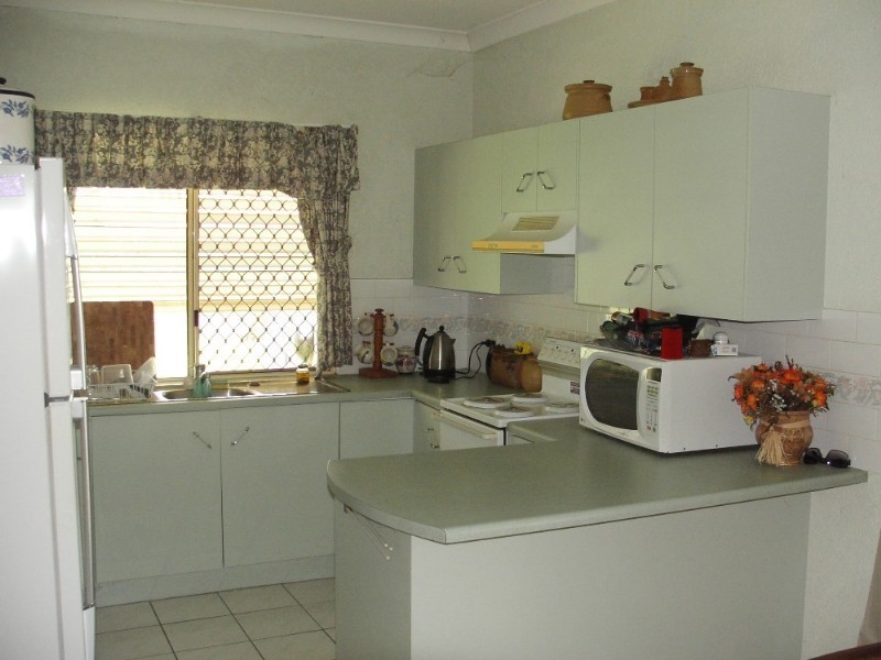 1 Casuarina Court, Kawana QLD 4701