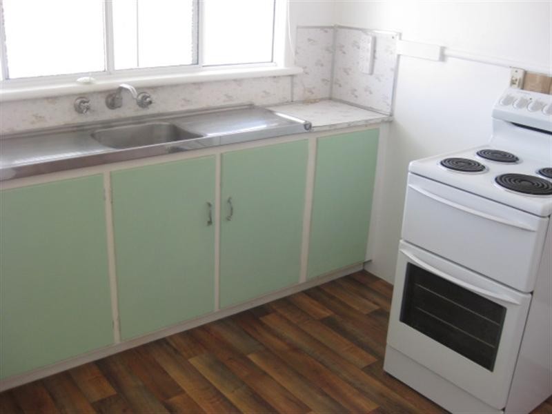 2/57 Deacon Street, Berserker QLD 4701