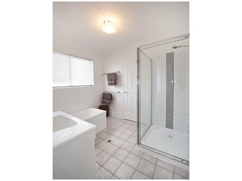 6 Kavanagh Crescent, Koongal QLD 4701