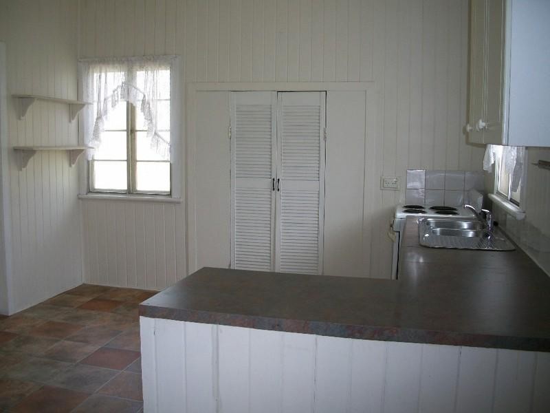 142 Richardson Road, Park Avenue QLD 4701