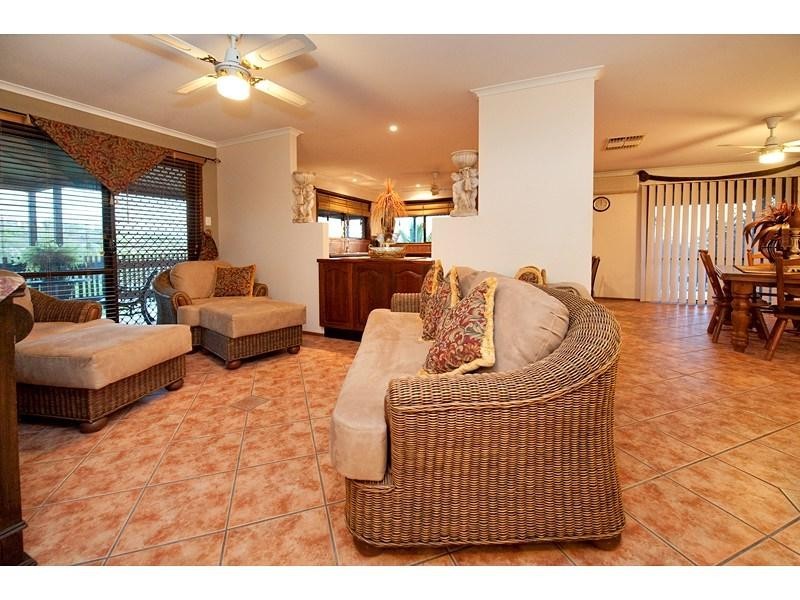 2 Fryer Avenue, Frenchville QLD 4701