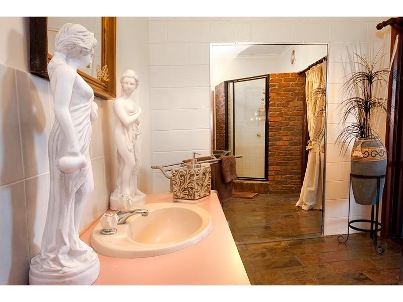 2 Fryer Avenue, Frenchville QLD 4701