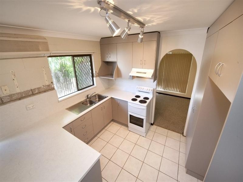 4 Moss Court, Frenchville QLD 4701