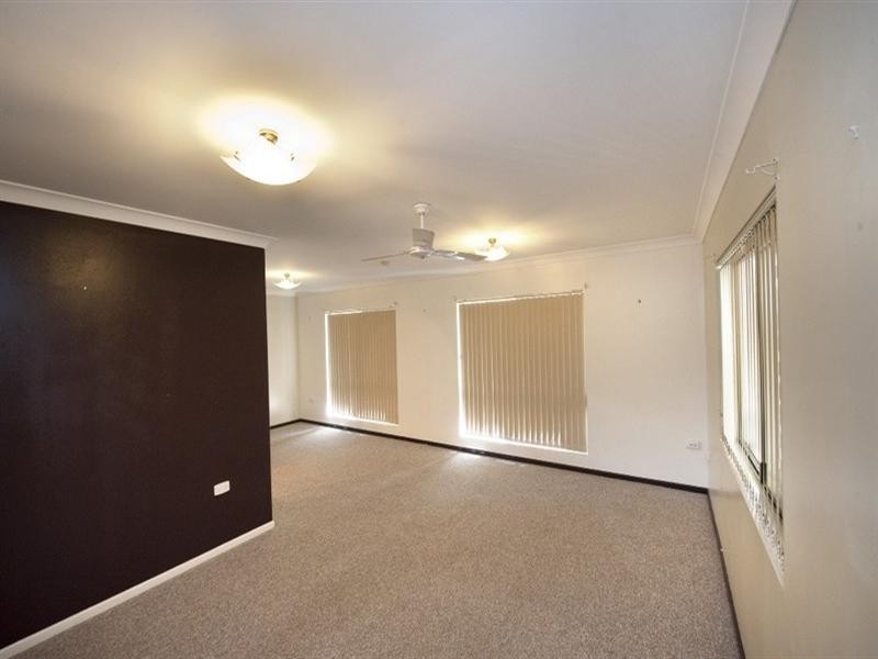 4 Moss Court, Frenchville QLD 4701