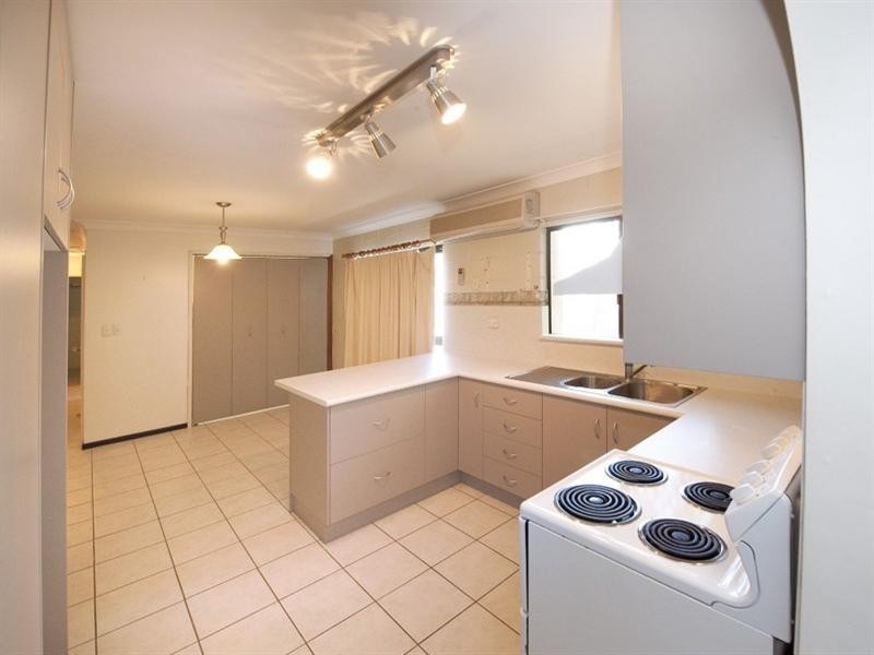 4 Moss Court, Frenchville QLD 4701
