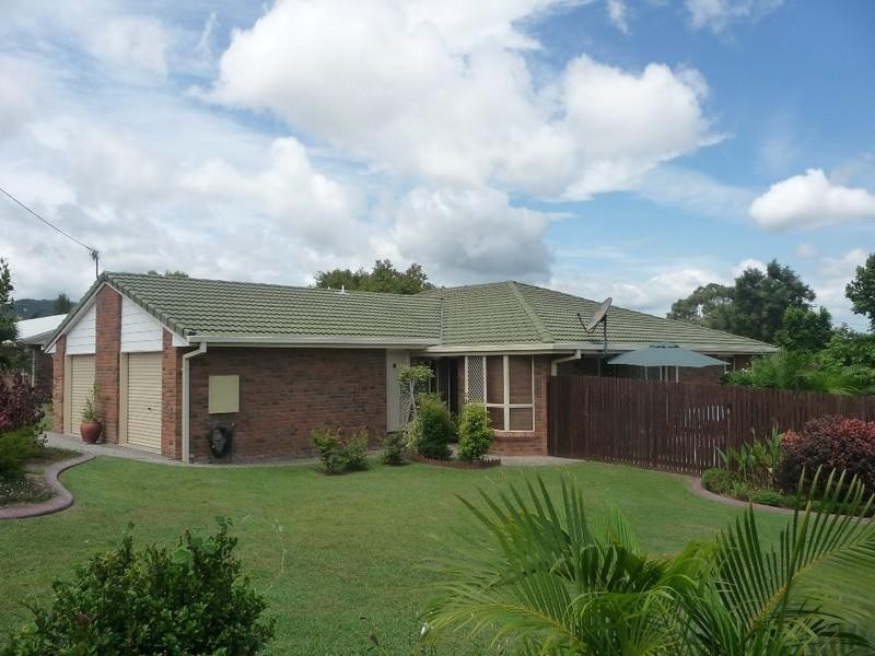 1 & 2/15 Poole Street, Kawana QLD 4701