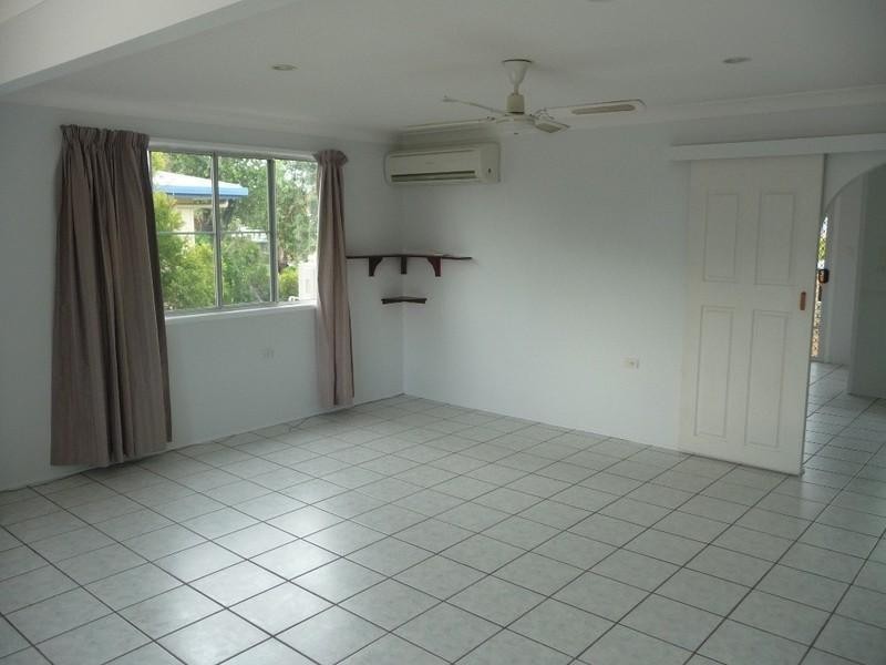 10 Duffy Street, Kawana QLD 4701