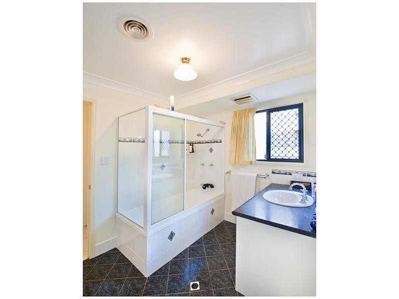 4 Percy Street, Parkhurst QLD 4702