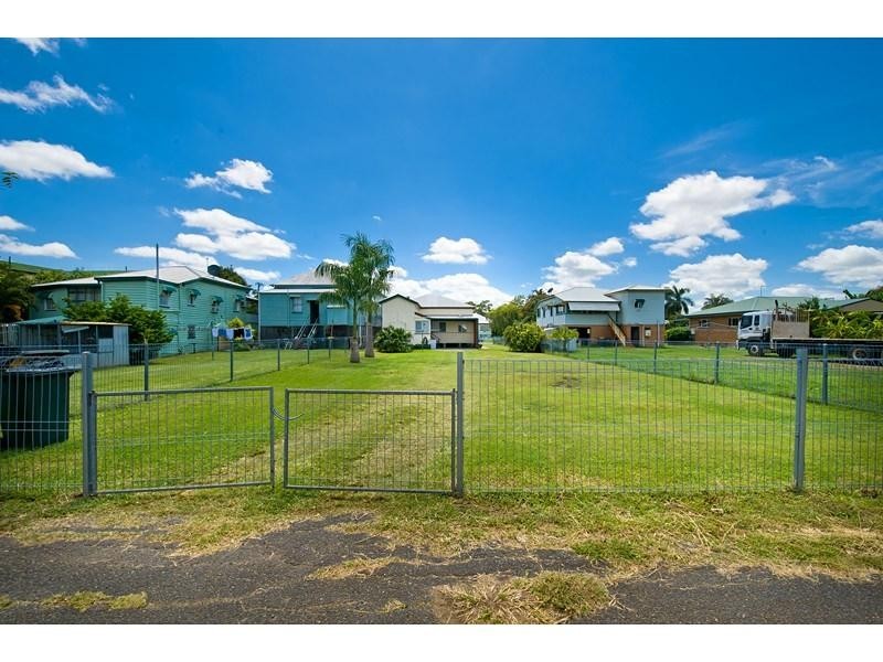 264 East Street, Depot Hill QLD 4700